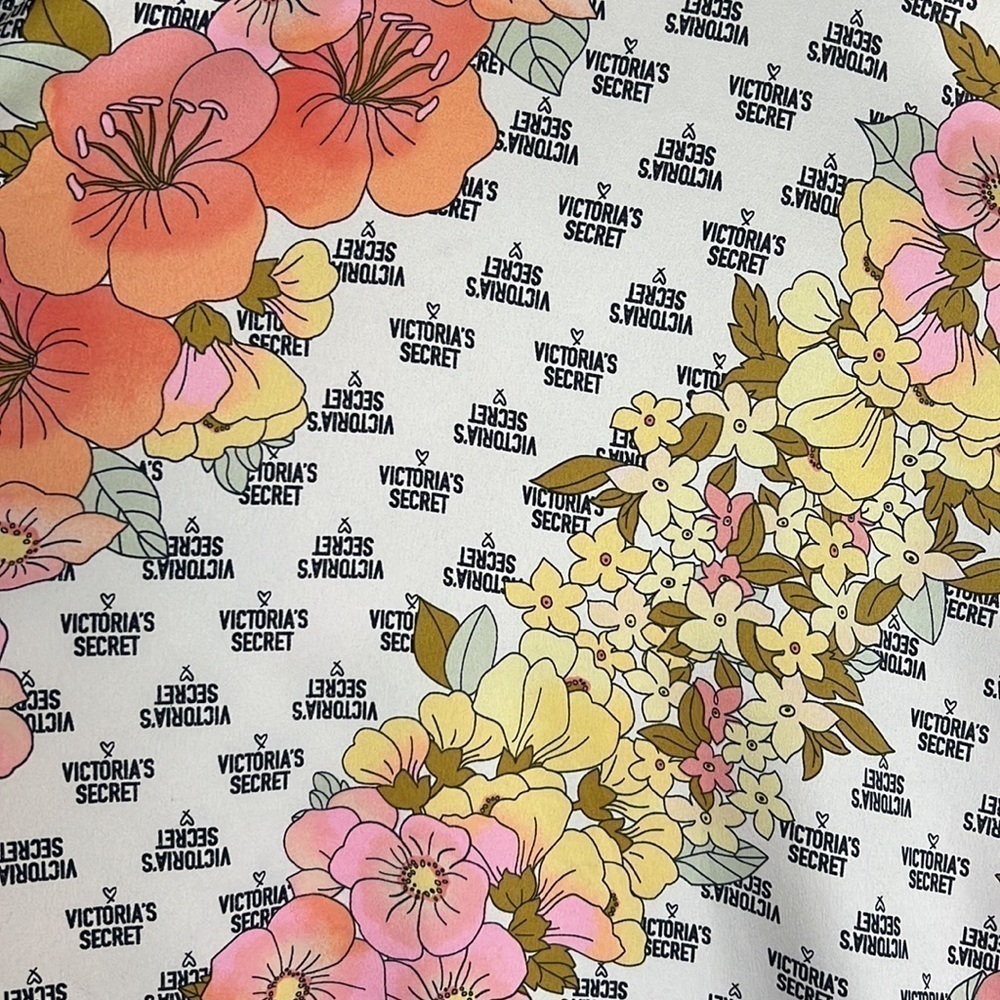 Victoria’s Secret Floral Logo Button Down Pajama Top XS - Picture 3 of 9